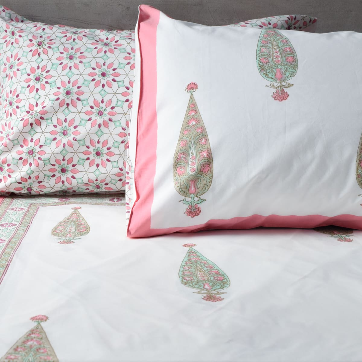 Aiza Floral Pattern Hand Block Print Bed Sheet - Home Artisan